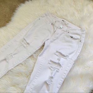 White distressed jeans